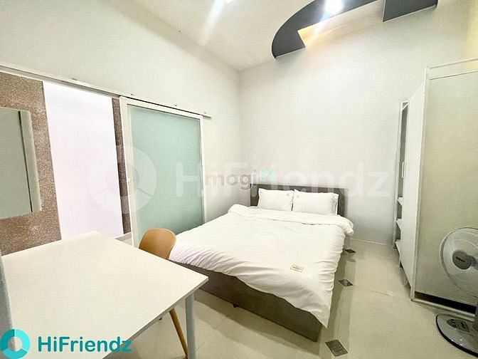Hình ảnh Toà nhà thang máy , full nội thất mới 100%