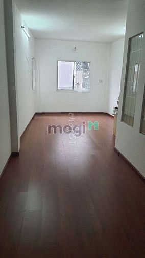Hình ảnh Nhà mới 2 lầu - 2pn (vòng xoay Bưu điện Quận 5)