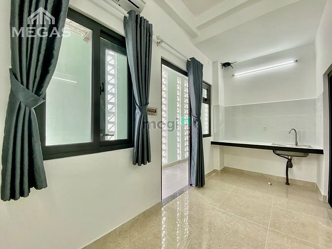 Hình ảnh Studio cách đại học Văn Lang 3 bước đi bô