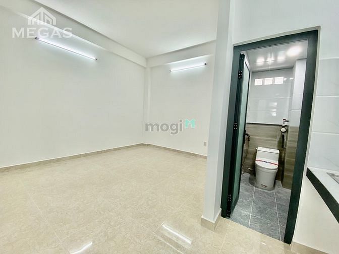 Hình ảnh Studio cách đại học Văn Lang 3 bước đi bô