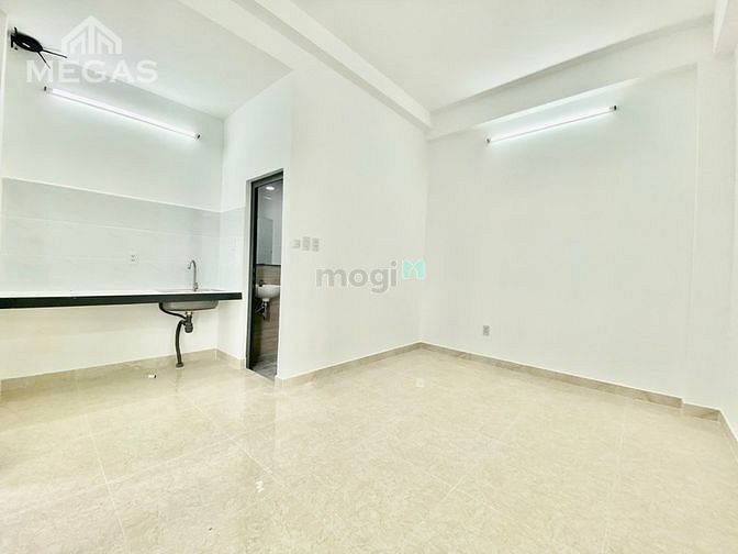 Hình ảnh Studio cách đại học Văn Lang 3 bước đi bô