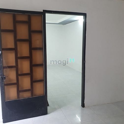 Hình ảnh Cho thuê nhà đang ở, dt 4x11, 2pn, 1wc, giá 6tr