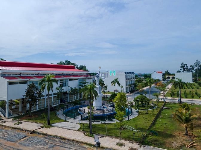Hình ảnh Bán nhà mặt phố, vị trí đắc địa