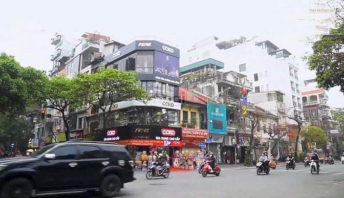 Hình ảnh Cho thuê căn góc siêu đắc địa phố Huế