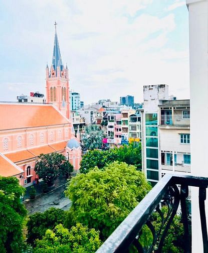Hình ảnh Studio ban công_View nhà thờ Tân Định_Chợ Tân Định_Võ Thị Sáu_Quận 3