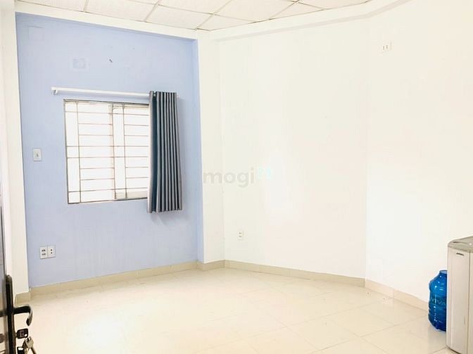 Hình ảnh Còn 1 phòng duy nhất giá rẻ nằm trung tâm Q3 full nội thất