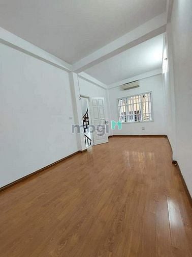Hình ảnh phòng cho thuê 25m2 gần chợ, gần bx Giáp Bát
