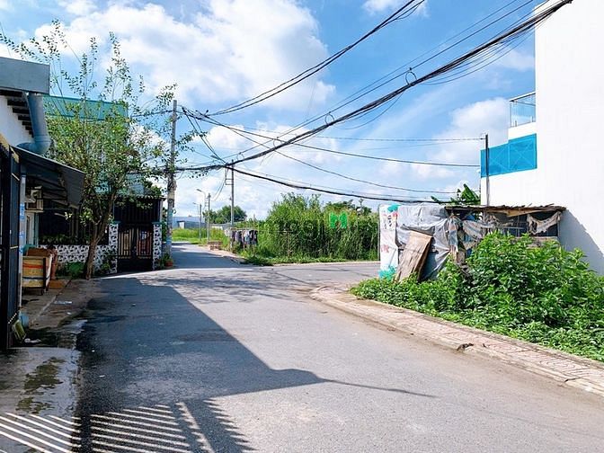 Hình ảnh Bán gấp lô A31 ngự trị tại Quy Đức- Bình Chánh 123.4m2