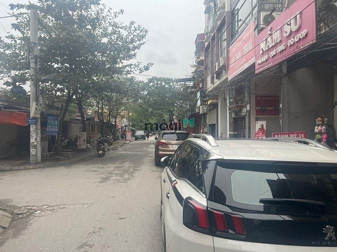 Hình ảnh Bán 35m2 trục chính xóm 6 có nhà cấp 4 kinh doanh nhỏ lẻ view hồ