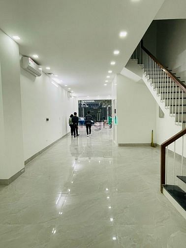 Hình ảnh cho thuê nhà liền lề Galaxy Vạn Phúc, DT 90m, 5T, MT 5m, thang máy