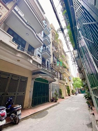 Hình ảnh Trần Quốc Hoàn, Cầu Giấy. 51m2 x 5T. MT 4,1m. Đất phân lô, vỉa hè.