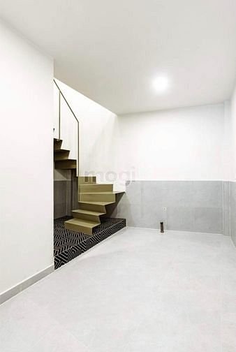 Hình ảnh Mặt tiền lê văn sỹ q.3. 2 lầu, 4.5x16m. 65tr