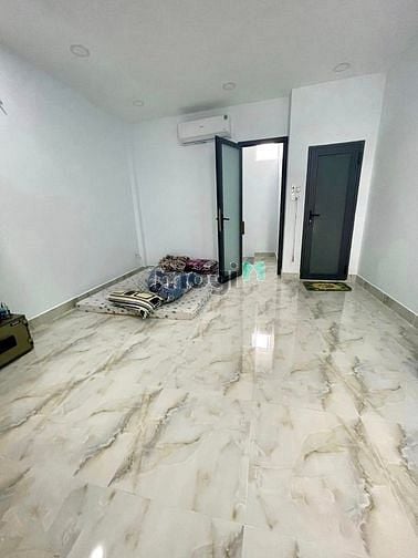 Hình ảnh Hơn 5 Tỷ Có Nhà Xe Hơi Đỗ Cửa - 4 Tầng BTCT