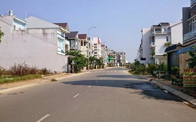 Hình ảnh Chủ Kẹt Nợ Bán Gấp Lô Đất 100m2 Thổ Cư , Shr , Giá 850tr - Lh Phong