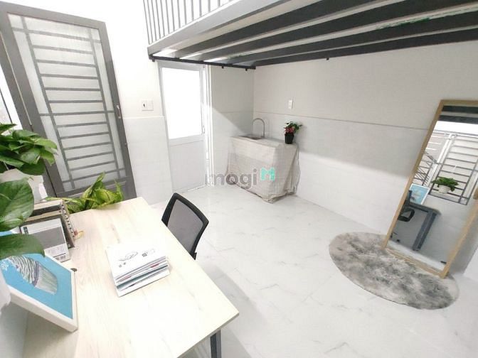 Hình ảnh Phòng Cho Thuê Full Nội Thất Mới Tinh Ngay Sát CV Làng Hoa , GV