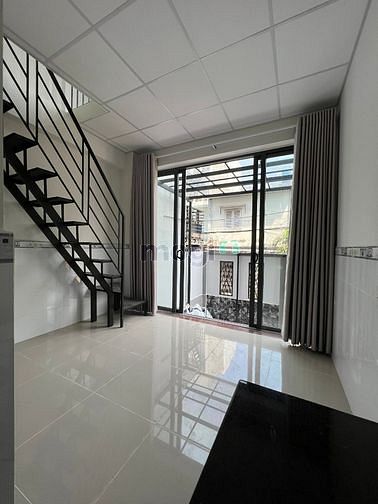 Hình ảnh Phòng ban công , có nội thất gần ĐH CNTP Tân Phú