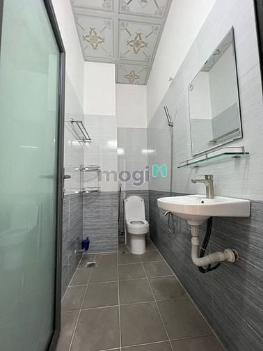 Hình ảnh Phòng ban công , có nội thất gần ĐH CNTP Tân Phú