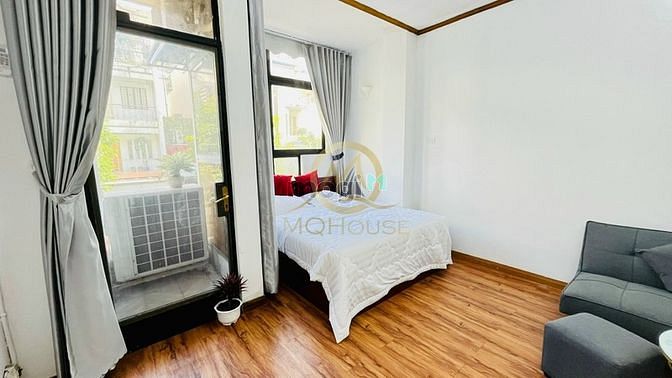 Hình ảnh Mb6623 nạp rút nhanh chóng có balcon, cửa sổ lớn gần chợ Bến Thành, Nguyễn Thái Bình Q1