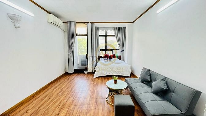 Hình ảnh Mb6623 nạp rút nhanh chóng có balcon, cửa sổ lớn gần chợ Bến Thành, Nguyễn Thái Bình Q1