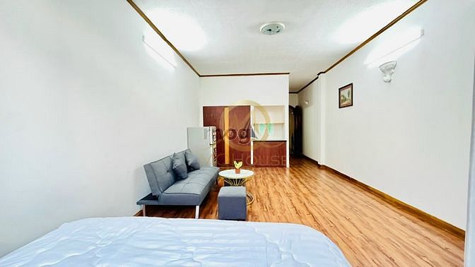 Hình ảnh Mb6623 nạp rút nhanh chóng có balcon, cửa sổ lớn gần chợ Bến Thành, Nguyễn Thái Bình Q1