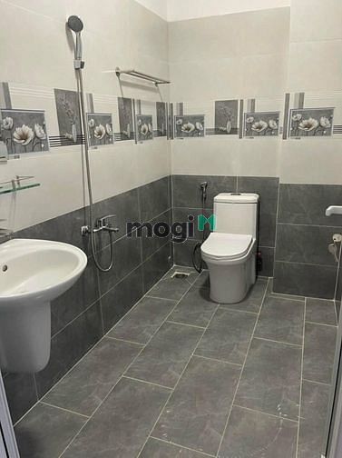 Hình ảnh Nhà Phạm Văn Chí,40m2,3 tầng BTCT 4 PN, hẻm rộng ,cách 1 căn ra MT.