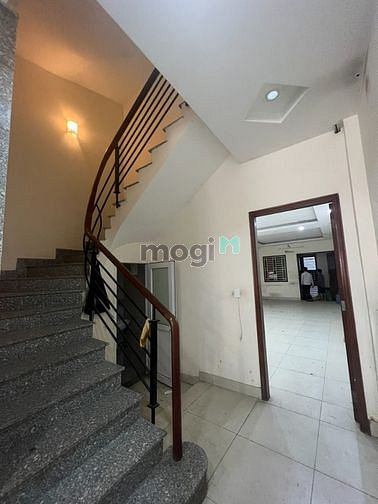 Hình ảnh Hai Mặt Tiền Bạch Đằng 6 Lầu Thang Máy cần cho thuê