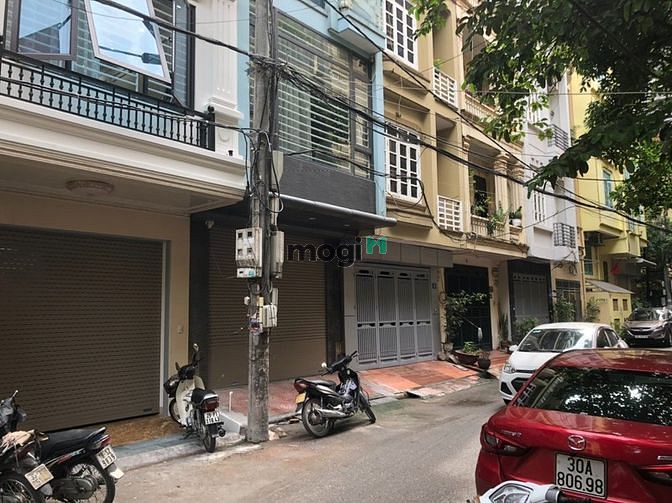 Hình ảnh Trần Quốc Hoàn, Cầu Giấy. 50m2 x 6T. Thang máy. Đất phân lô.