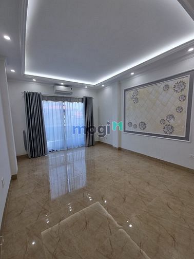 Hình ảnh Trần Quốc Hoàn, Cầu Giấy. 50m2 x 6T. Thang máy. Đất phân lô.