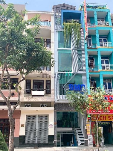Hình ảnh Mặt tiền Phan Xích Long 5 Tầng Mới Cần Cho Thuê