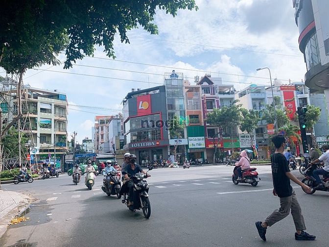 Hình ảnh Mặt tiền Phan Xích Long 5 Tầng Mới Cần Cho Thuê