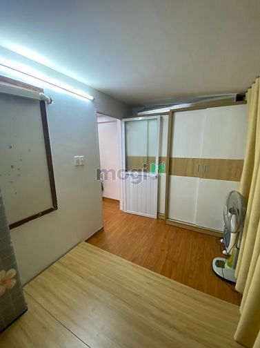 Hình ảnh Bán CHTT phố Thái Thịnh 2.25 tỷ, DTSD 100m2 (sổ 40m2)