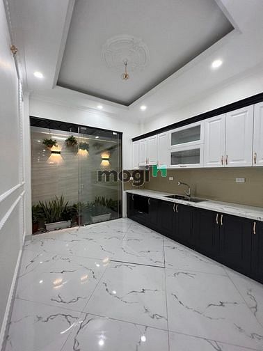 Hình ảnh Thái Thịnh, Đống Đa. 61m2 x 5T. Thang máy. Ngõ thông, ô tô đỗ cửa.