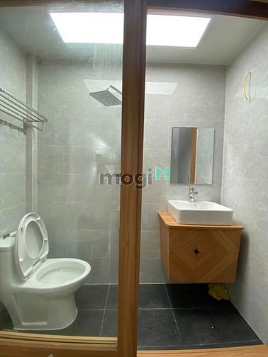Hình ảnh Cần Bán gấp CHCC ngõ 84 Chùa Láng giá 2.8 tỷ, 66m2, NT đầy đủ