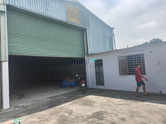 Hình ảnh Cho thuê kho chứa dt 340m2 giá 22tr 1/QL1A Thới An