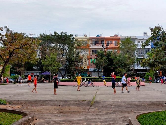 Hình ảnh Cho thuê nhà phố 100m2 có 5PN khu Trung Sơn, giá chỉ 26 triệu/tháng.