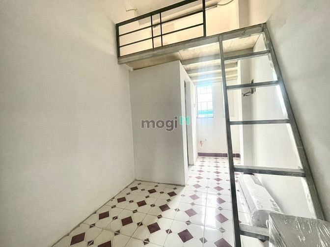 Hình ảnh Phòng gác lững ca sổ lớn không chung chủ