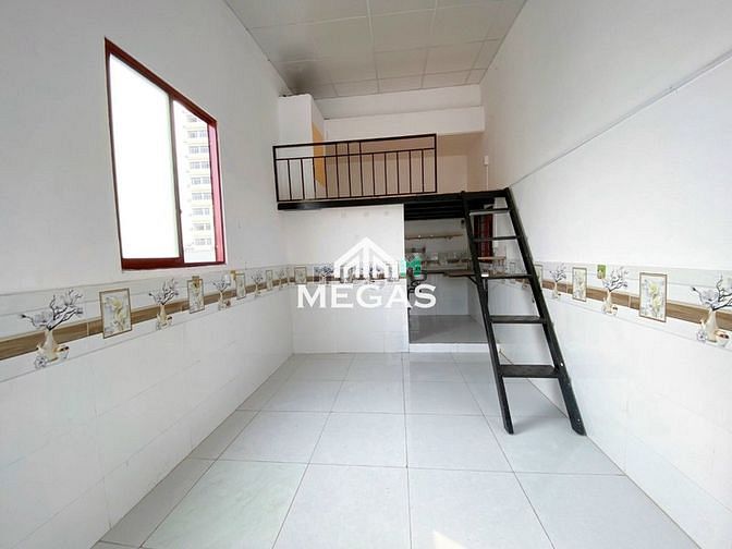 Hình ảnh Cho Thuê Phòng_Ban Công_Thoáng Tiện Nghi_Gần Tên Lửa