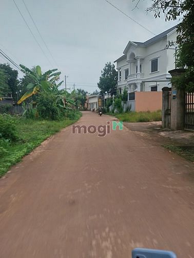 Hình ảnh bán đất đường đất đang chủng bị làm thông vào đường cao tóc bình phước