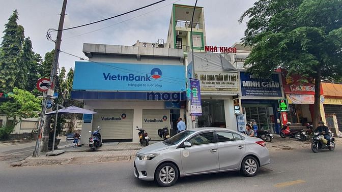 Hình ảnh góc 2 mặt tiền Quốc Hương - 200m2 - 150 tr/ tháng