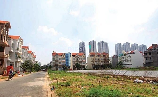 Hình ảnh Kẹt tiền bán tháo lô đất full thổ cư ngay KDC ở Q9, SHR chỉ 2T5
