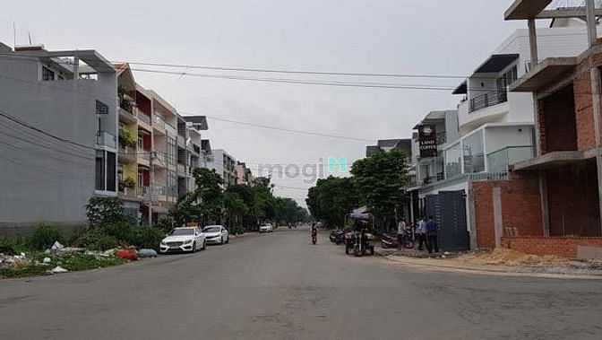 Hình ảnh Kẹt tiền bán tháo lô đất full thổ cư ngay KDC ở Q9, SHR chỉ 2T5