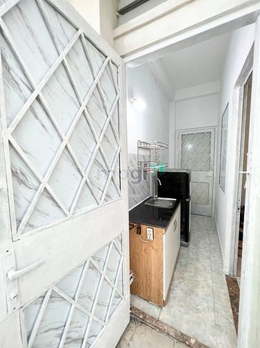 Hình ảnh 1PN - Ban Công Rộng - Sát bên UEF - Ở đc liền