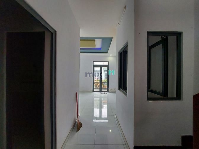 Hình ảnh Nhà Ao Đôi <5.2x10> 1 trệt 2 lầu 4PN 3WC