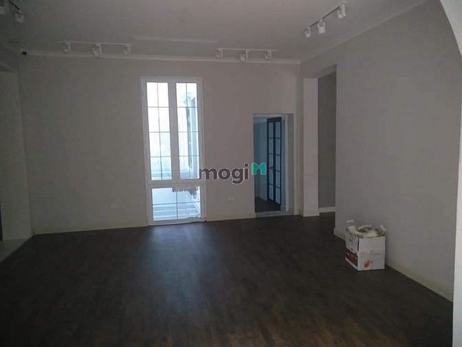Hình ảnh Cho thuê nhà 7 tầng mặt phố Trung Hoà