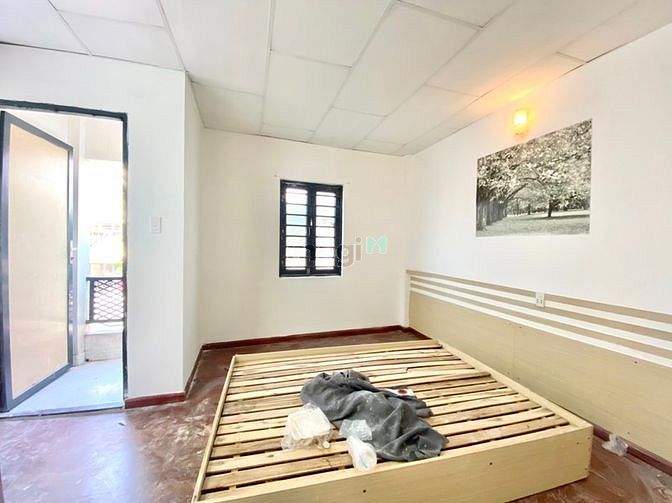 Hình ảnh Cho Thuê Căn Hộ Dịch Vụ Full Nội Thất Quận Bình Thạnh Cửa Sổ Lớn