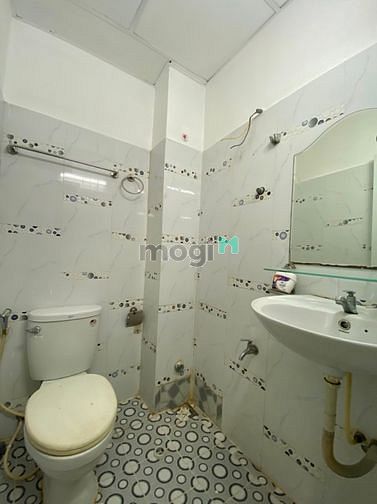 Hình ảnh Cho Thuê Căn Hộ Dịch Vụ Full Nội Thất Quận Bình Thạnh Cửa Sổ Lớn