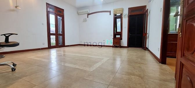 Hình ảnh cho thuê biệt thự góc 2MT hẻm 6m Cửu Long Tân Bình 15x17m trệt 2 lầu