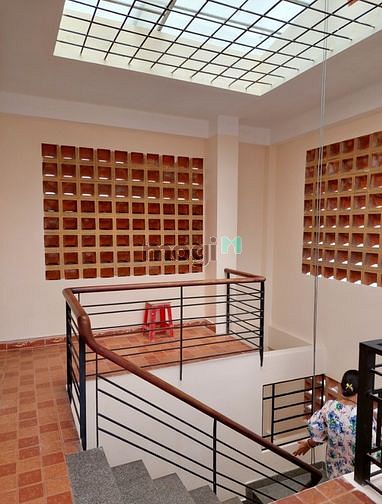 Hình ảnh Mặt Tiền Út Tịch [4.5x20m] 5 Tầng cần cho thuê