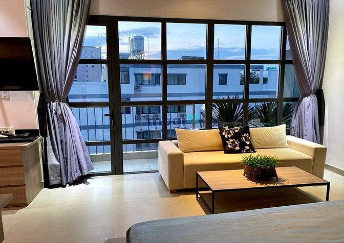 Hình ảnh Phòng Ban Công. Đầy đủ nội thất. Quận 4