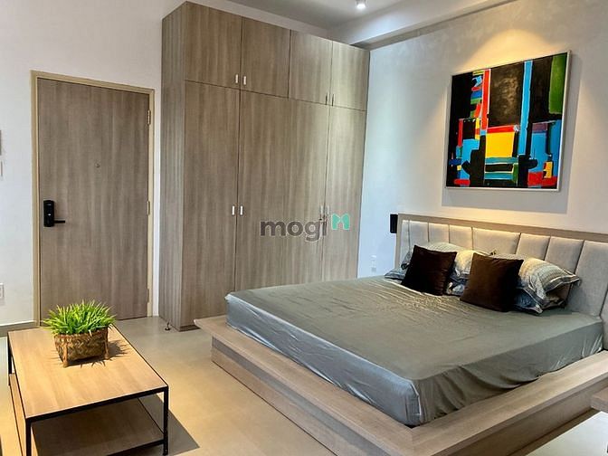 Hình ảnh Phòng Ban Công. Đầy đủ nội thất. Quận 4